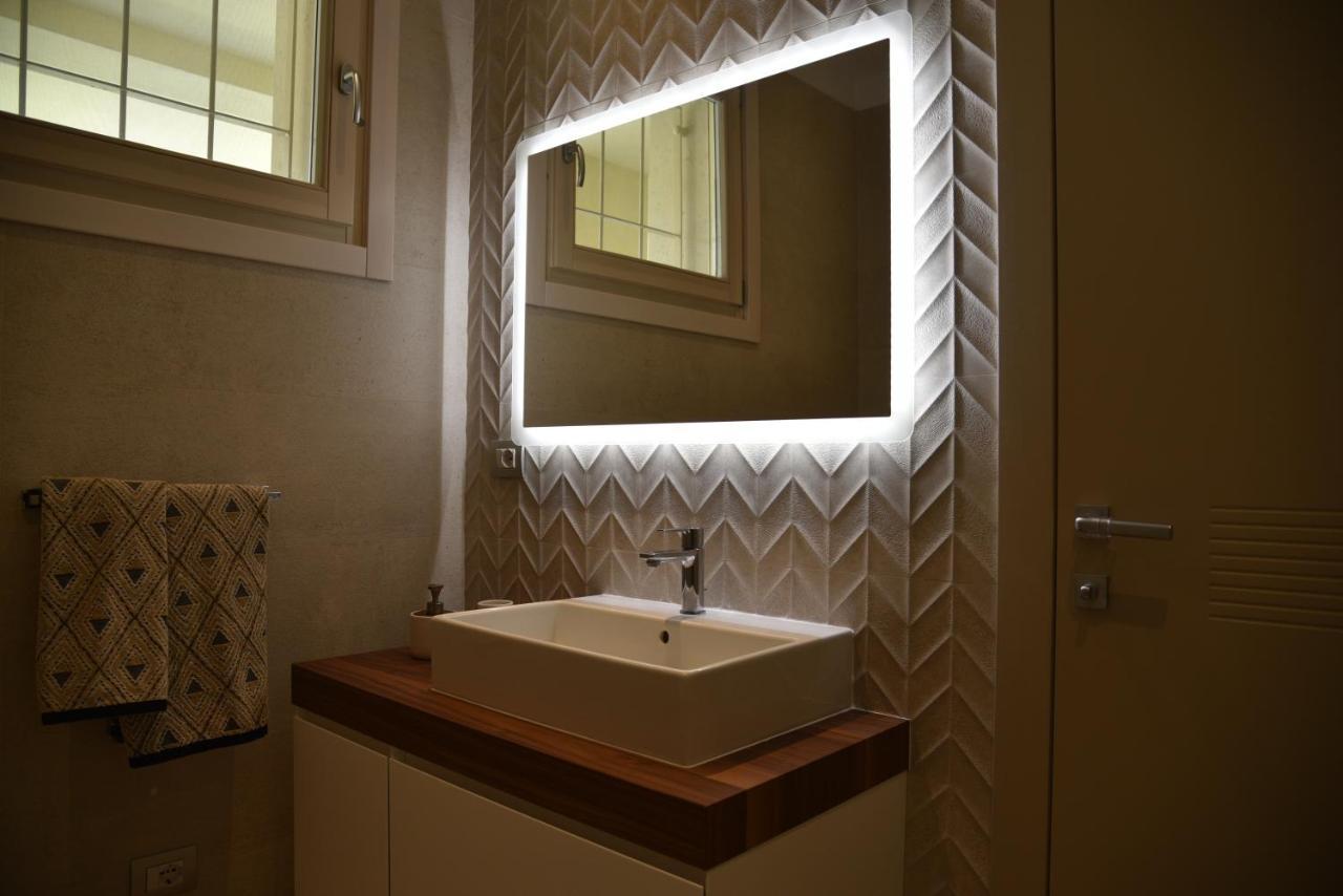 Casa Di Alex | Sirmione Apartment Luaran gambar