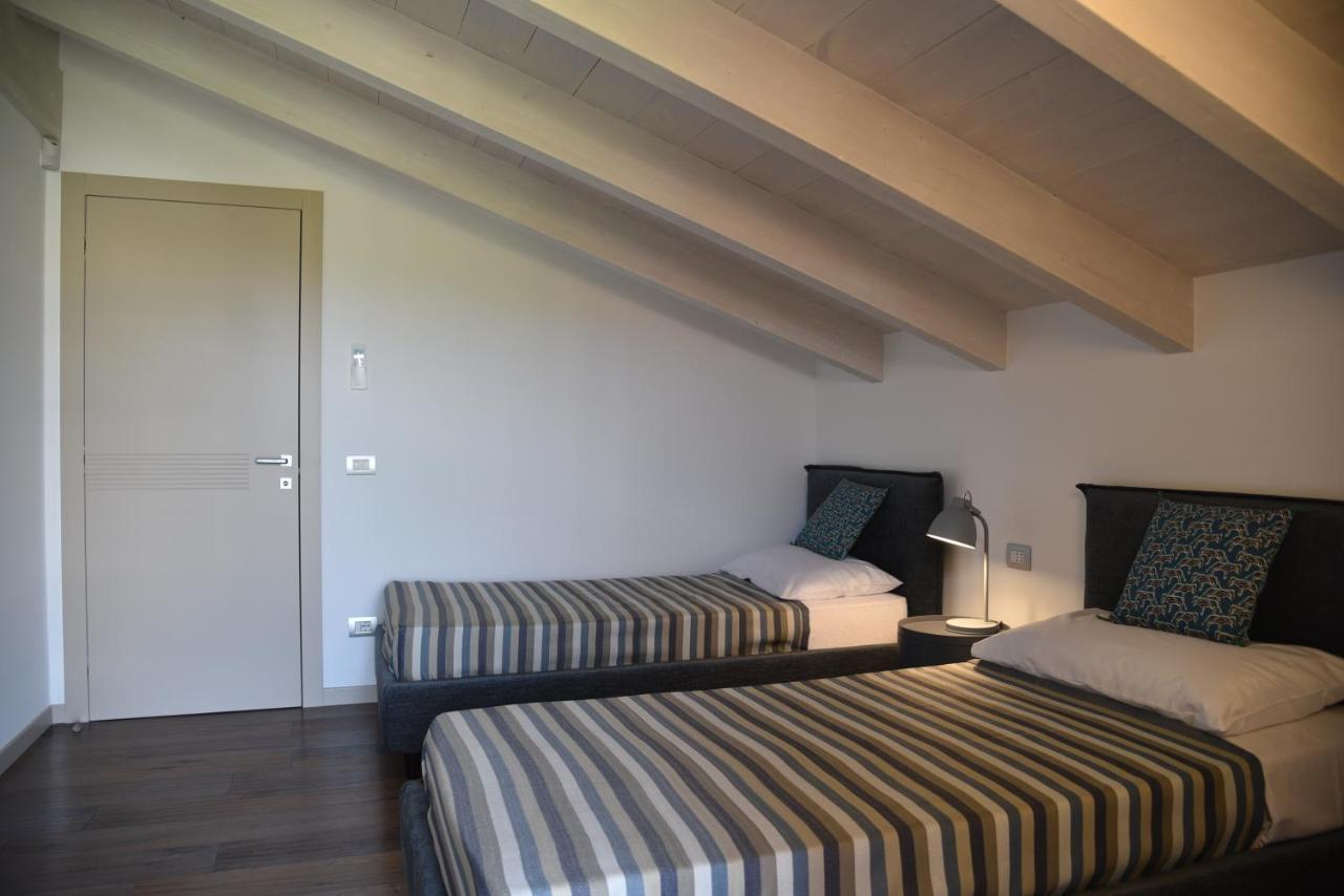 Casa Di Alex | Sirmione Apartment Luaran gambar