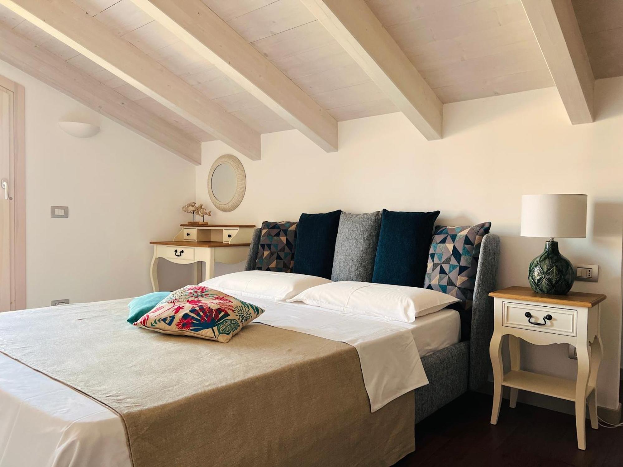 Casa Di Alex | Sirmione Apartment Luaran gambar
