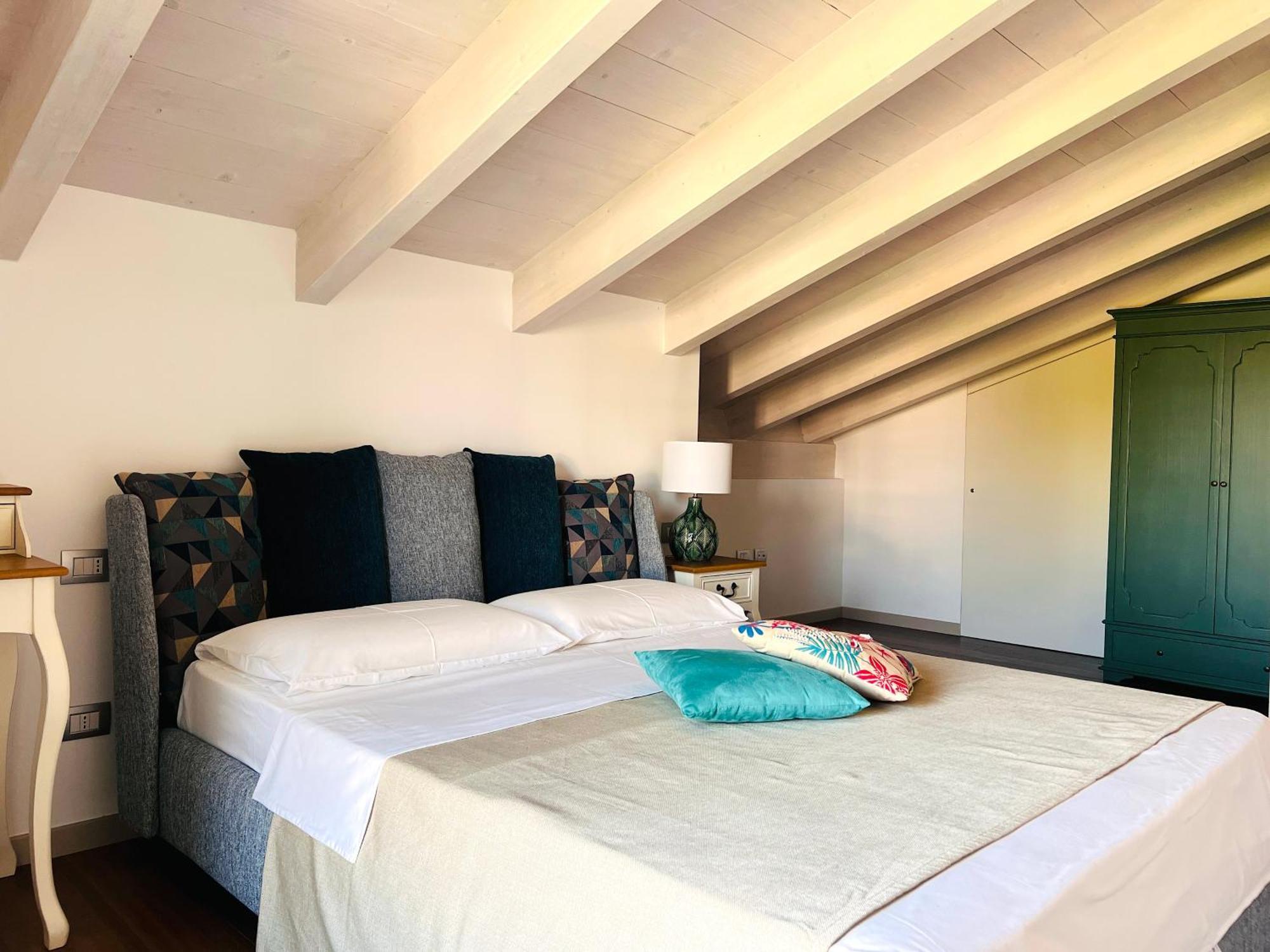 Casa Di Alex | Sirmione Apartment Luaran gambar