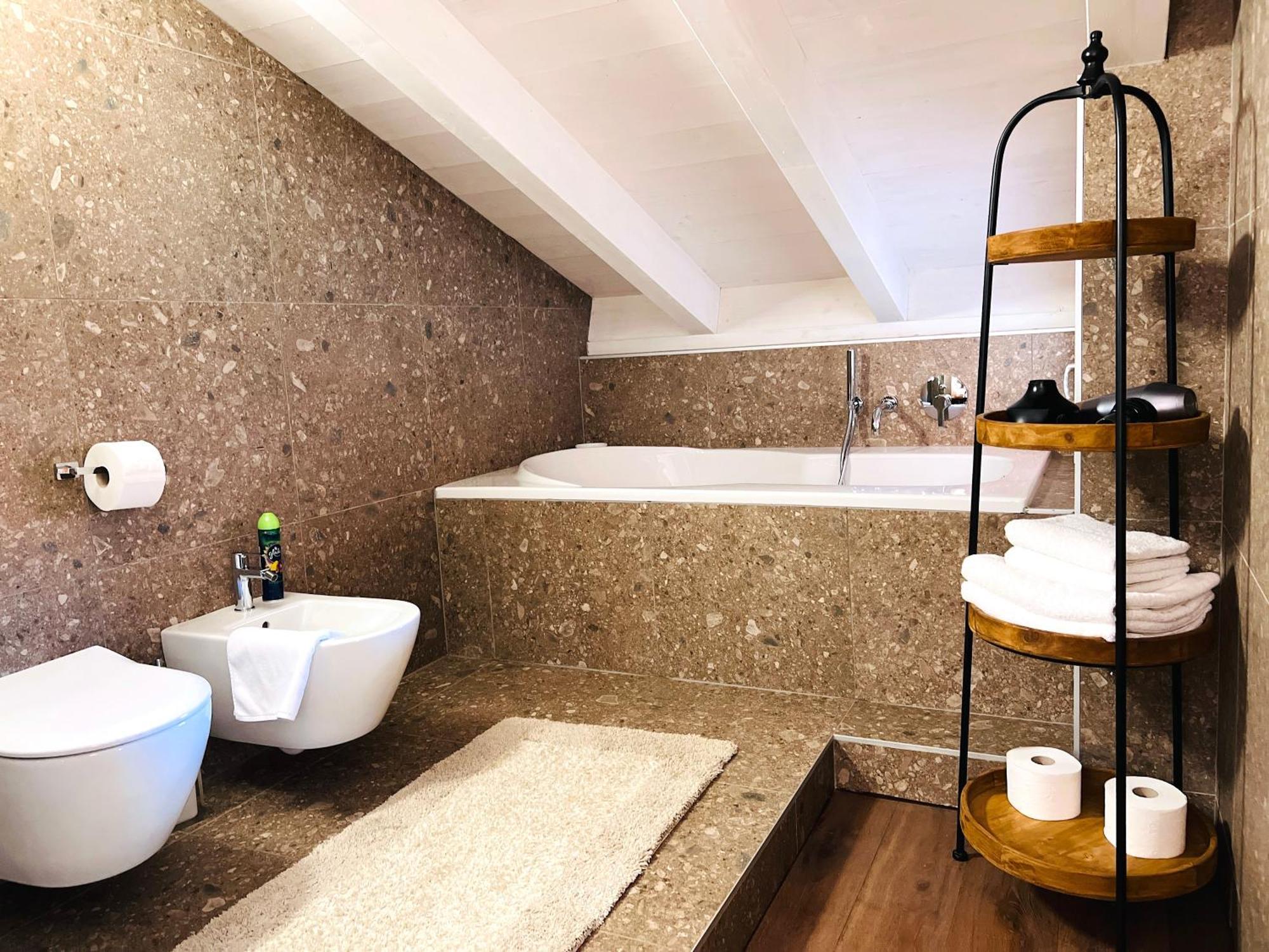 Casa Di Alex | Sirmione Apartment Luaran gambar