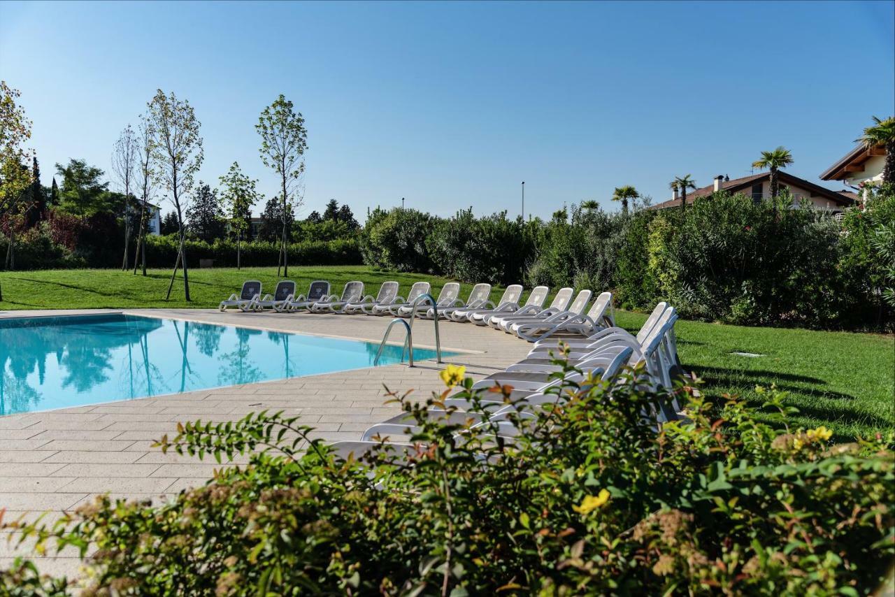 Casa Di Alex | Sirmione Apartment Luaran gambar